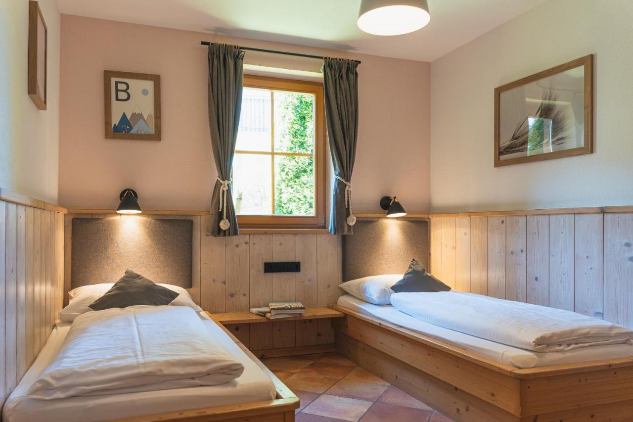 Dorfchalets & Apartments - Authentic Experience In Centre Of Kaprun Including Tauernspa And Summercard Zewnętrze zdjęcie
