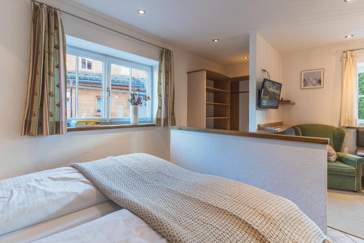 Dorfchalets & Apartments - Authentic Experience In Centre Of Kaprun Including Tauernspa And Summercard Zewnętrze zdjęcie