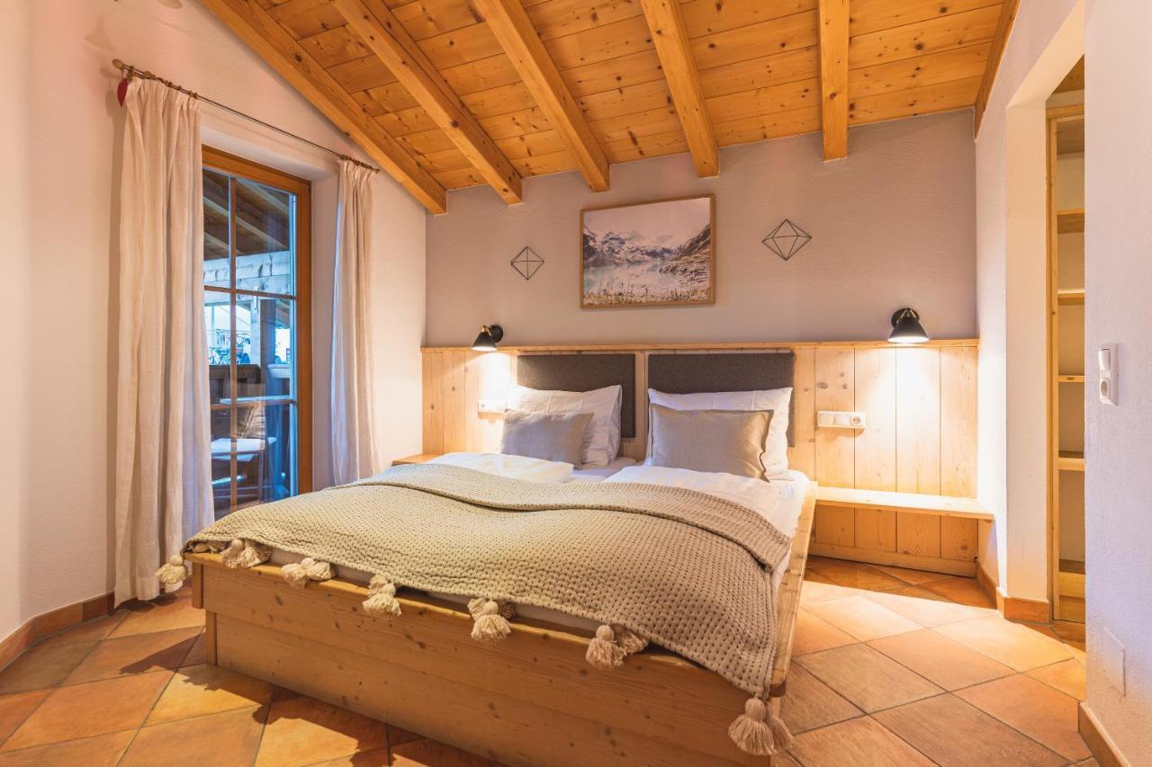 Dorfchalets & Apartments - Authentic Experience In Centre Of Kaprun Including Tauernspa And Summercard Zewnętrze zdjęcie