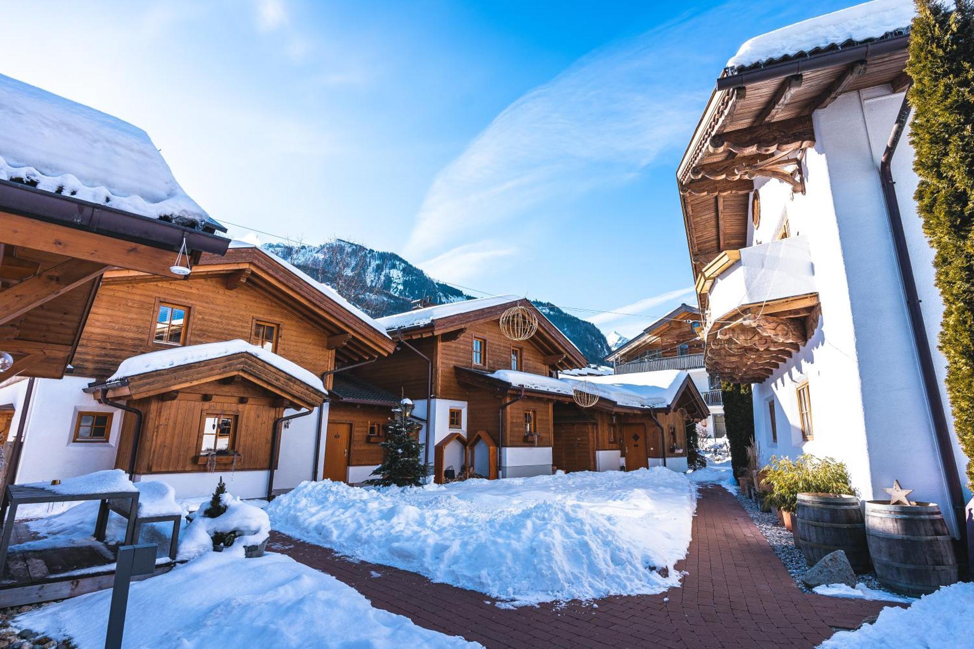 Dorfchalets & Apartments - Authentic Experience In Centre Of Kaprun Including Tauernspa And Summercard Zewnętrze zdjęcie