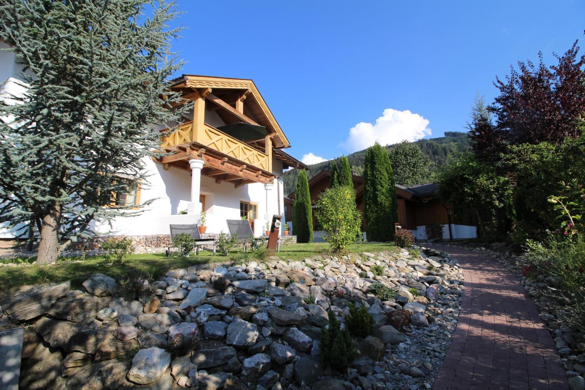 Dorfchalets & Apartments - Authentic Experience In Centre Of Kaprun Including Tauernspa And Summercard Zewnętrze zdjęcie
