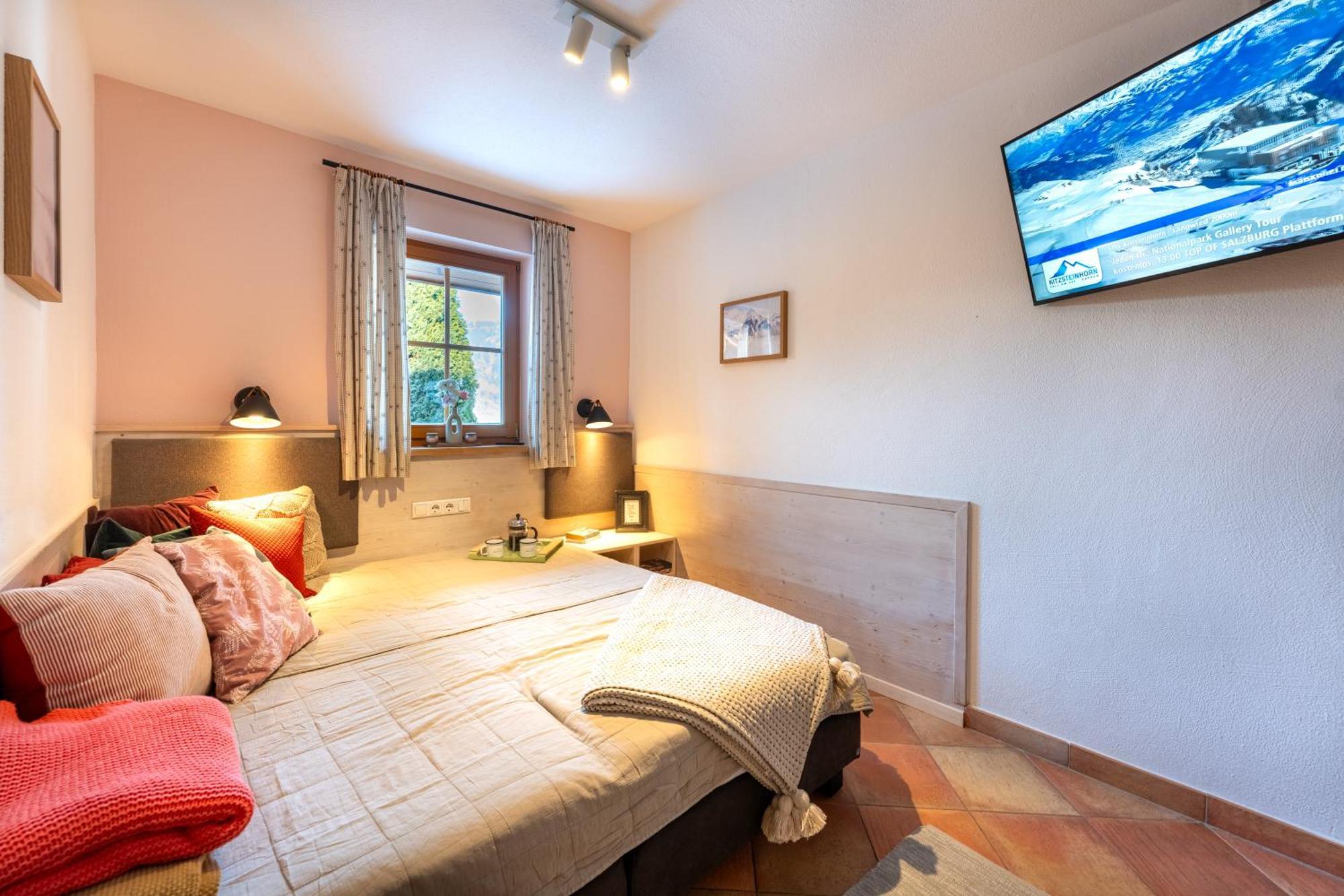 Dorfchalets & Apartments - Authentic Experience In Centre Of Kaprun Including Tauernspa And Summercard Zewnętrze zdjęcie